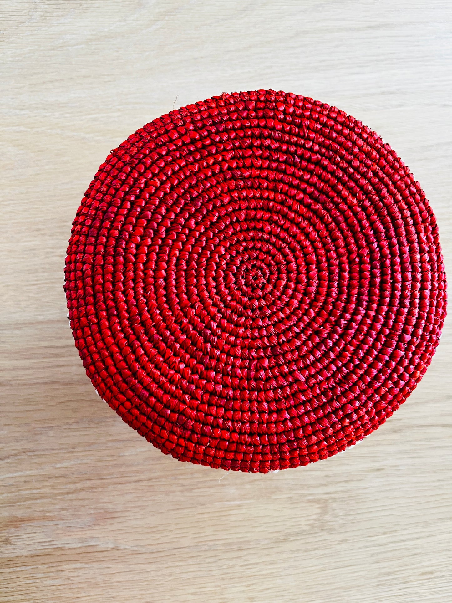 Mini cache pot en Raphia