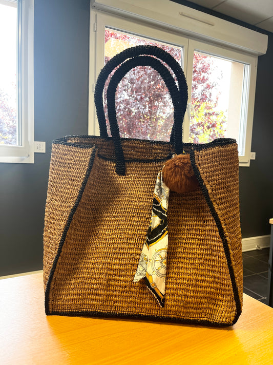 Sac cabas en raphia fait main – Style chic & naturel